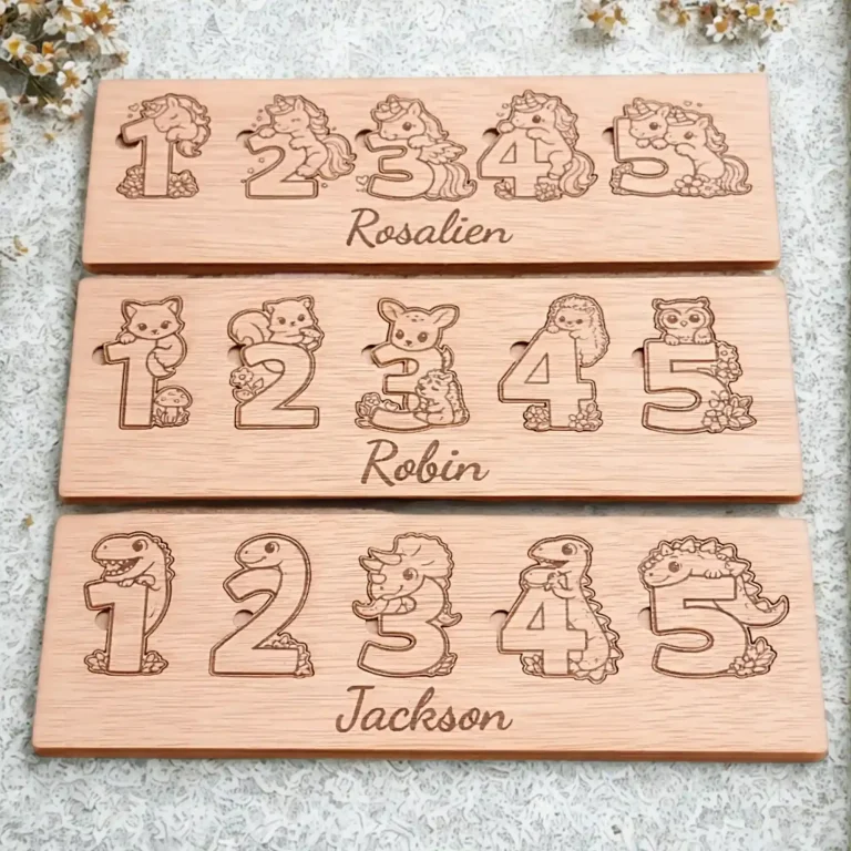 Houten naam en cijferpuzzel in alle beschikbare thema's